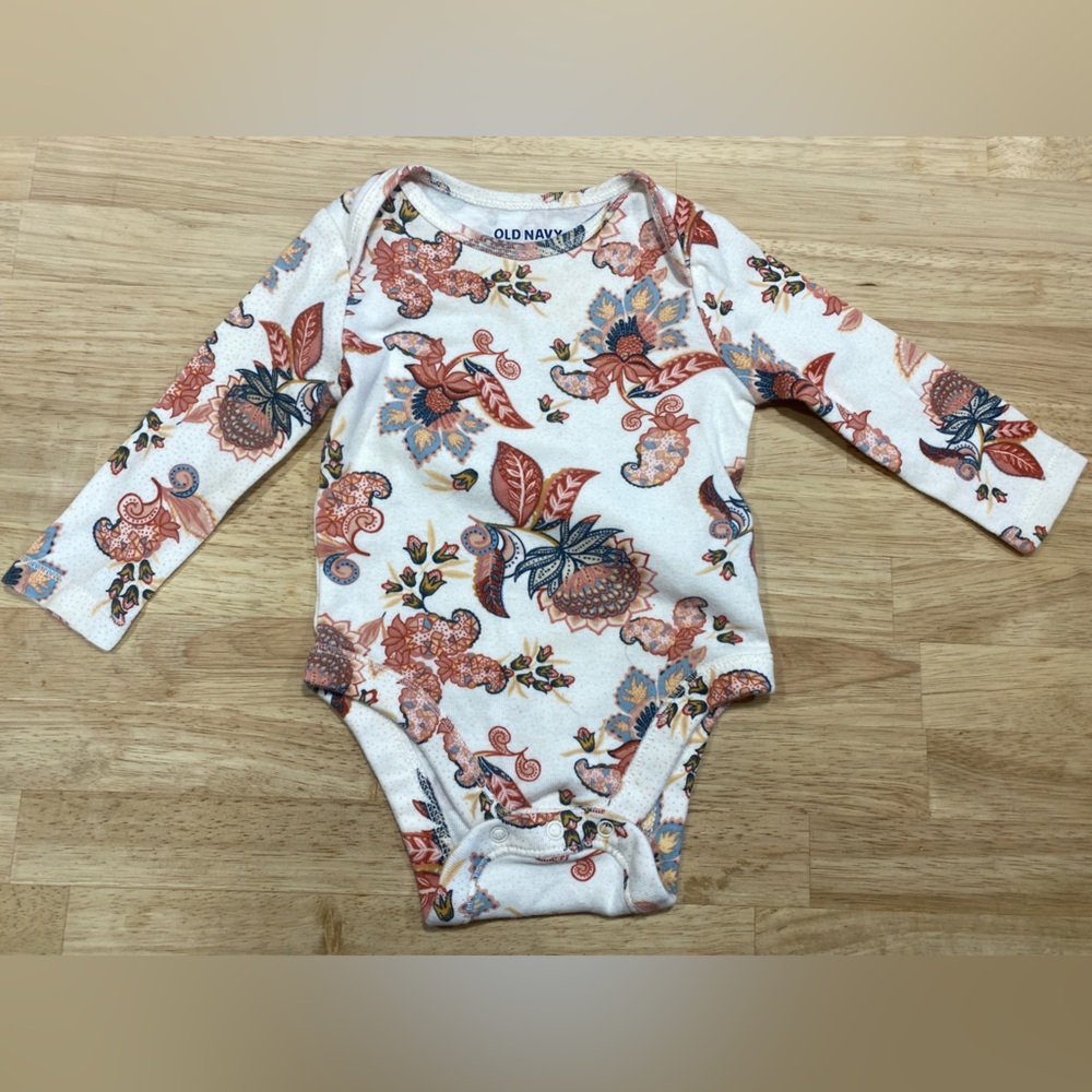 old navy 3-6m onesie